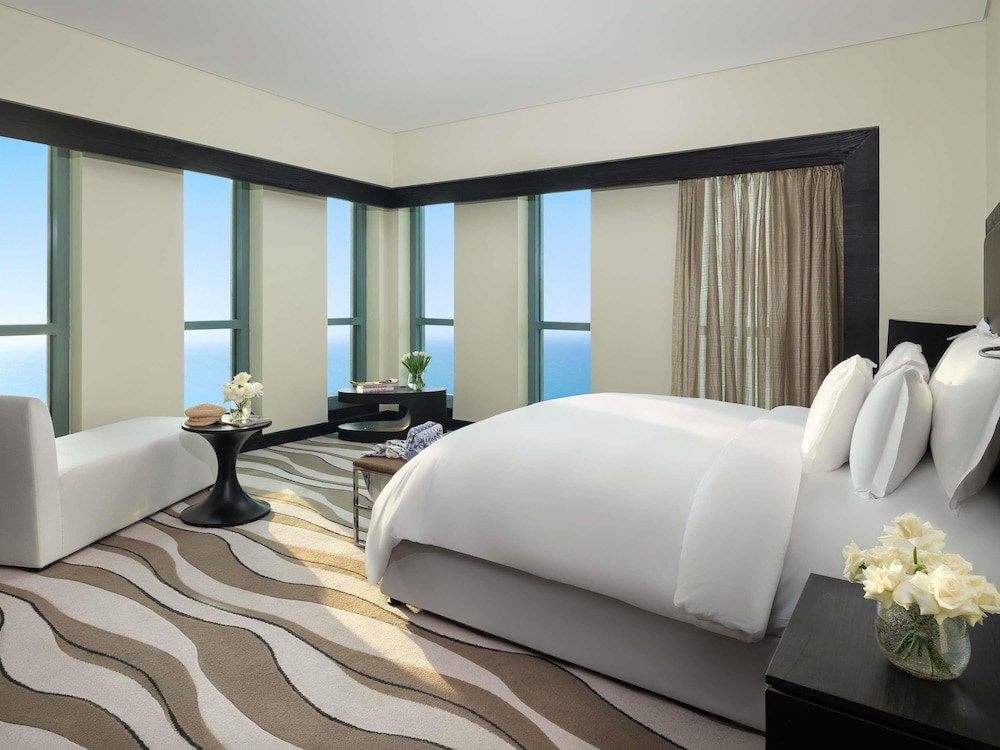 Imperial, Suite, King Bed, Sea View, Dining Area