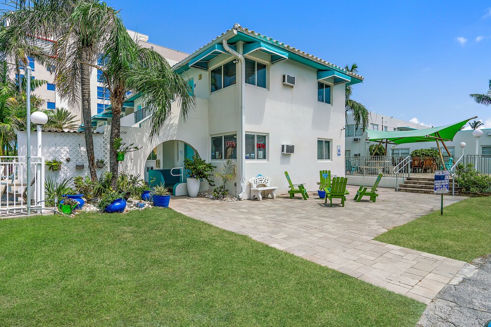 Hollywood Beachside Boutique Suites 40/46