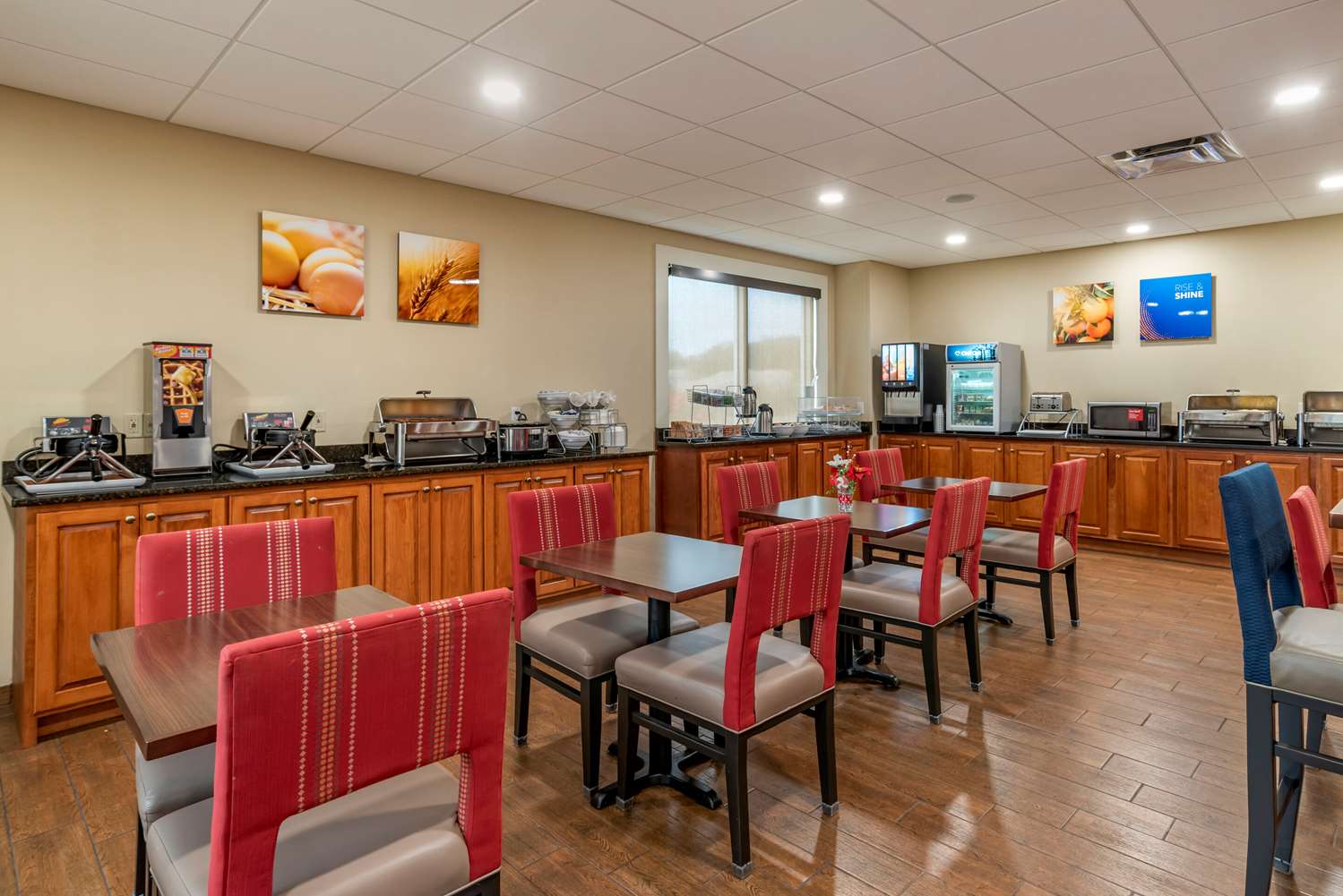 Comfort Suites Niceville Near Elgin Air Force Base 33/61