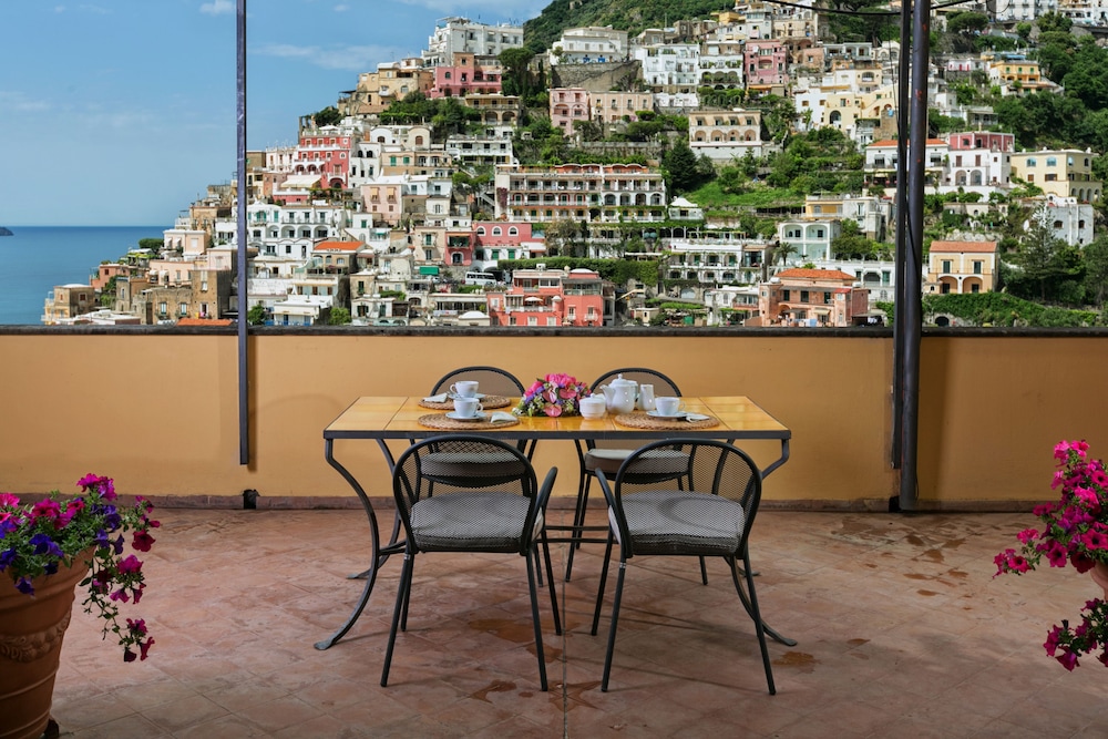 Palazzo Margherita Positano 57/71