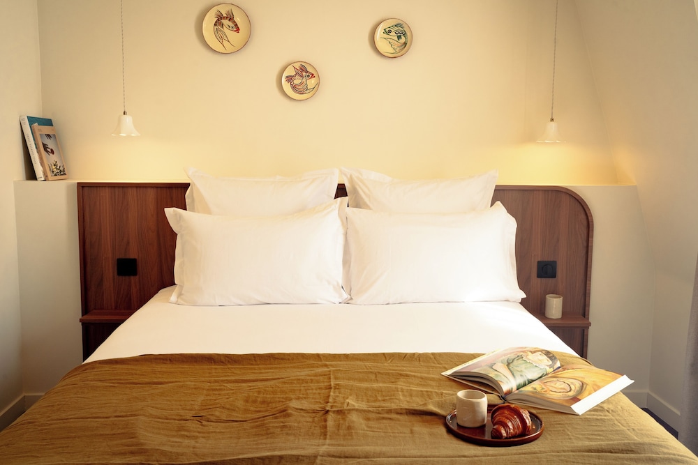 SUPERIOR, DOUBLE BED