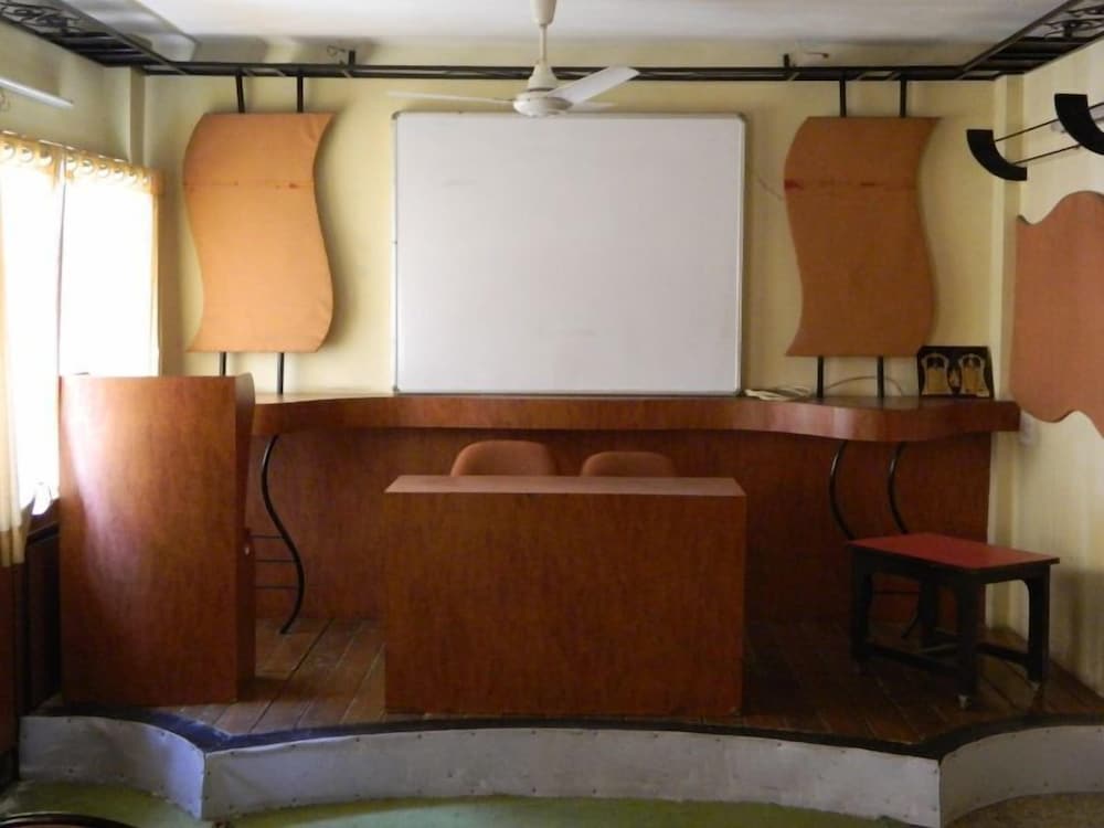 Hotel Vaishali 11/30