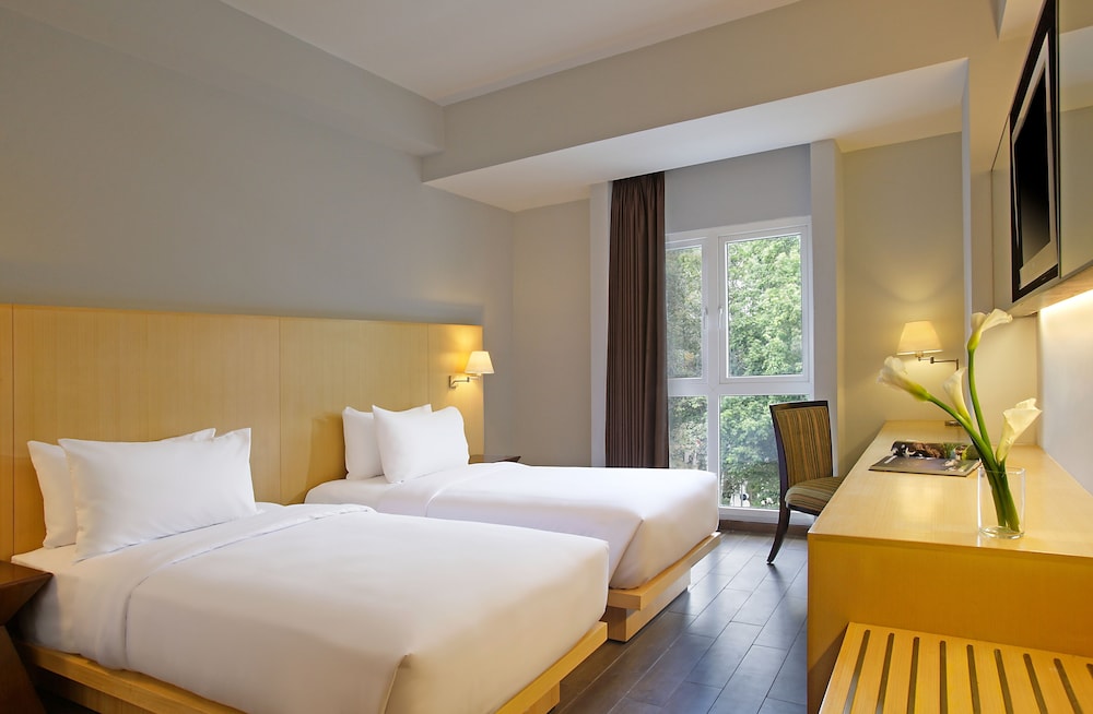 Hotel Santika Mataram 22/70