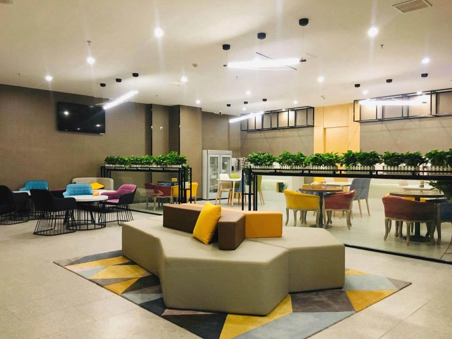 IU Hotels Wuhan Jianghan Road Metro Station 38/50