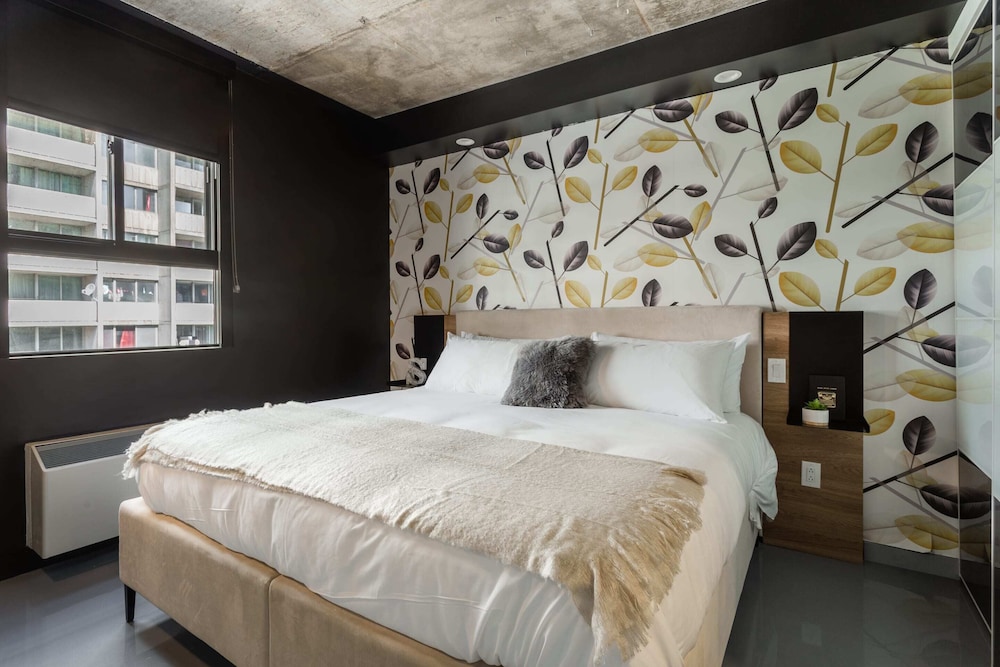 Pierce Boutique Apartments 24/73