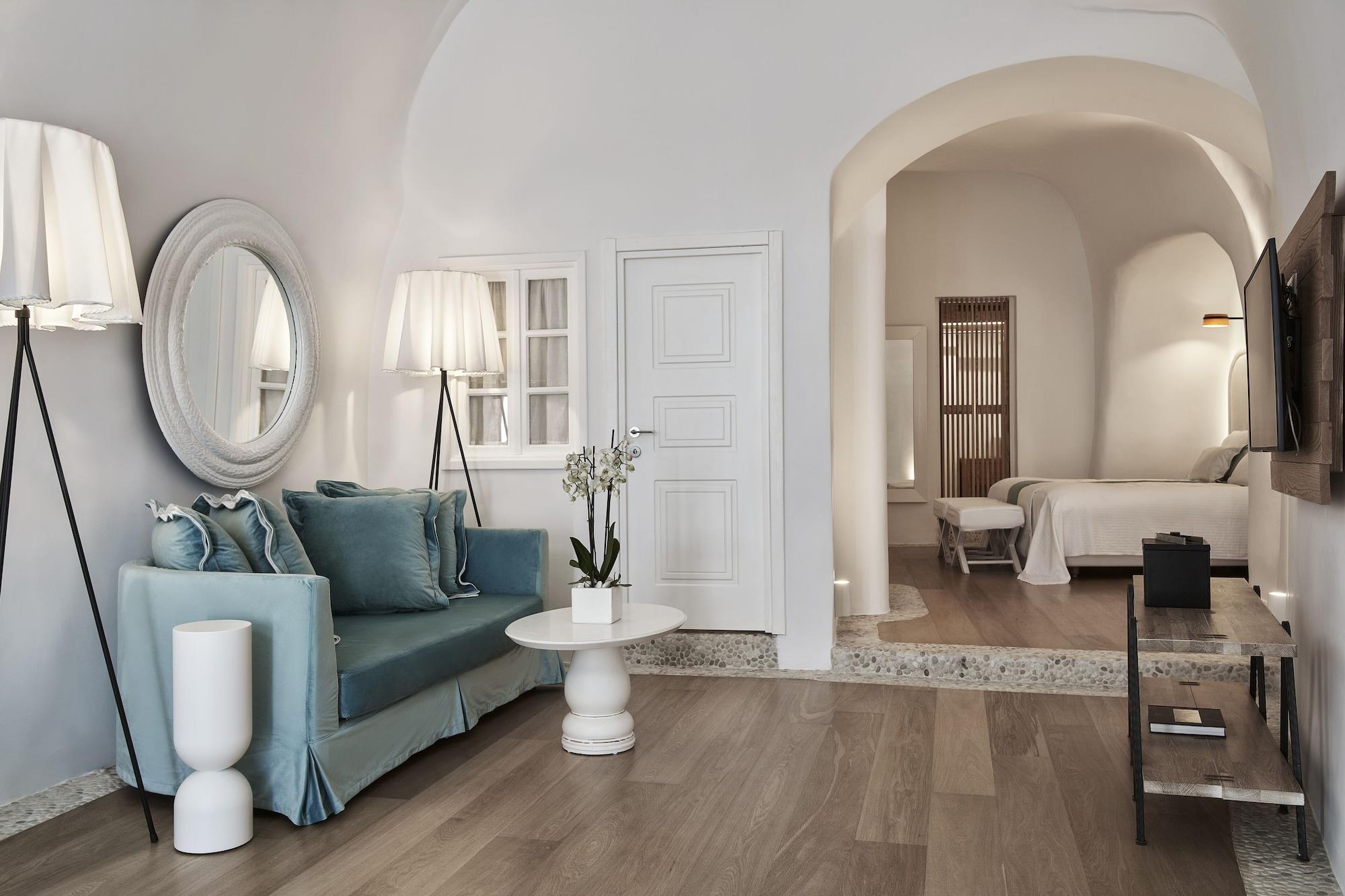 Courtyard, Suite, House
