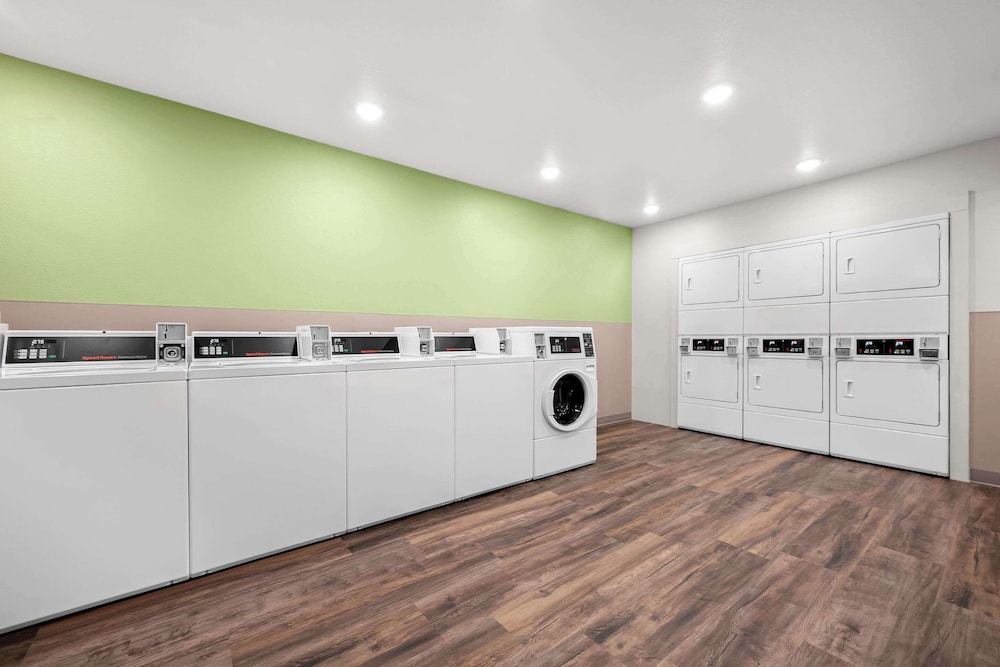 WoodSpring Suites Huntsville - Research Park 7/40