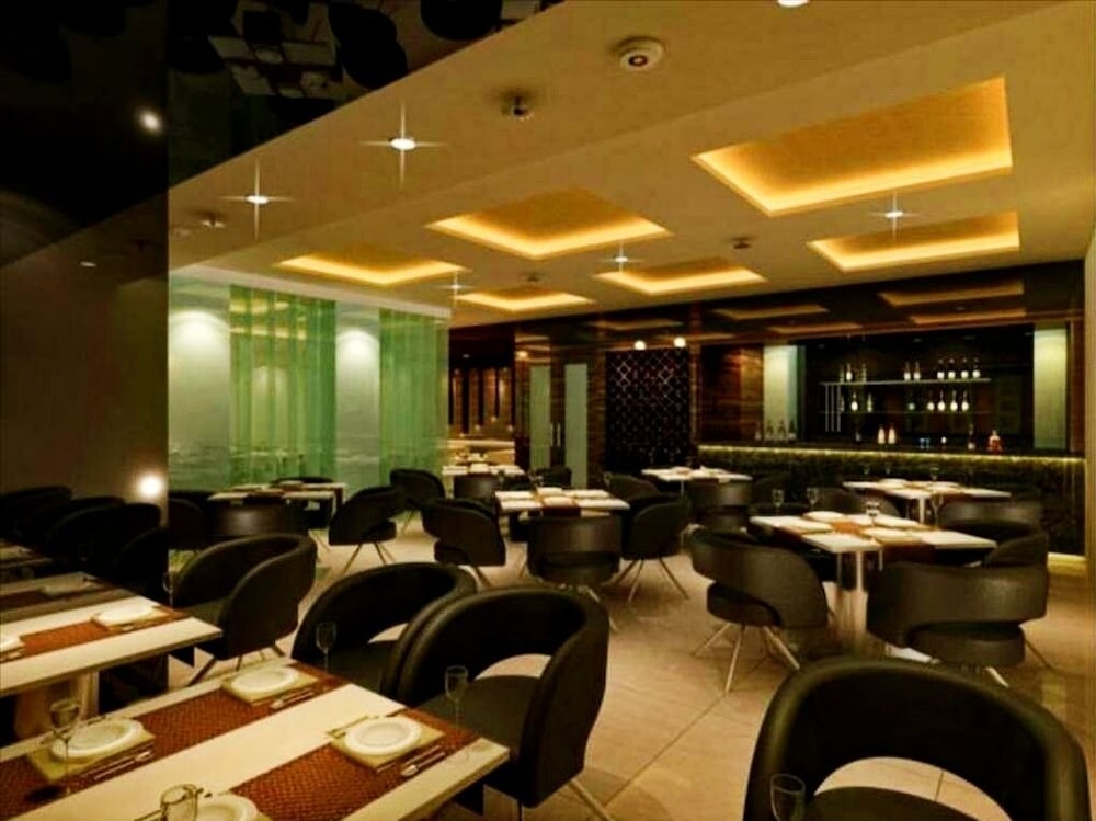 Country Inn And Suites By Radisson Bhiwadi 36/50