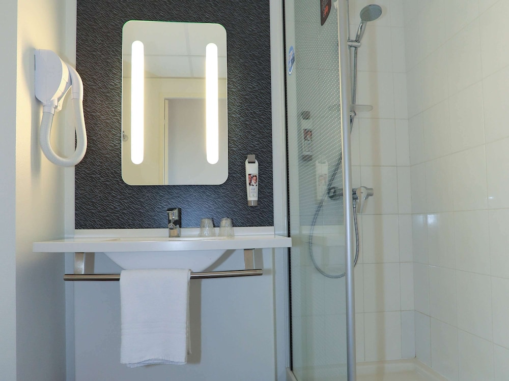 Ibis Aurillac 19/63