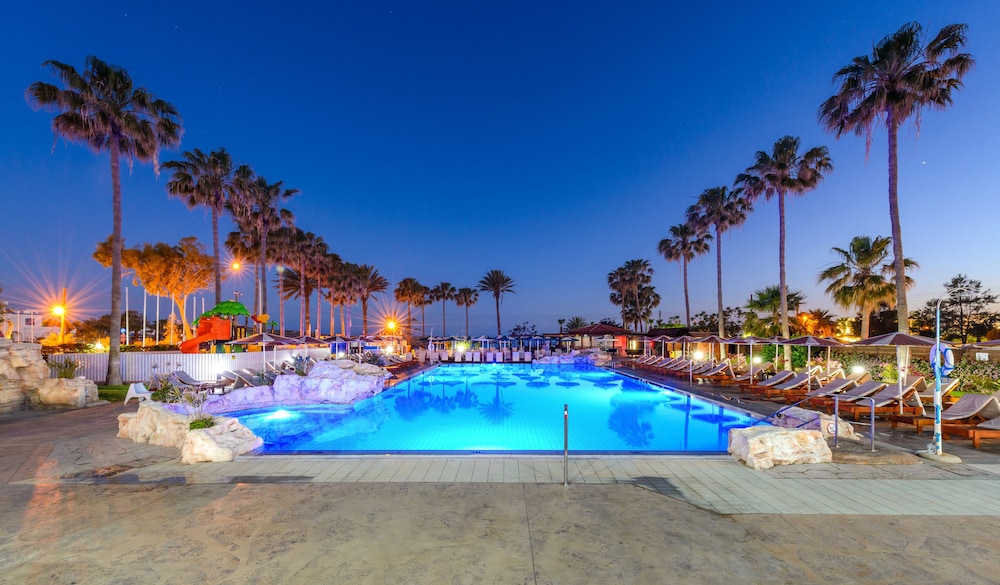 Pavlo Napa Beach Hotel 60/62