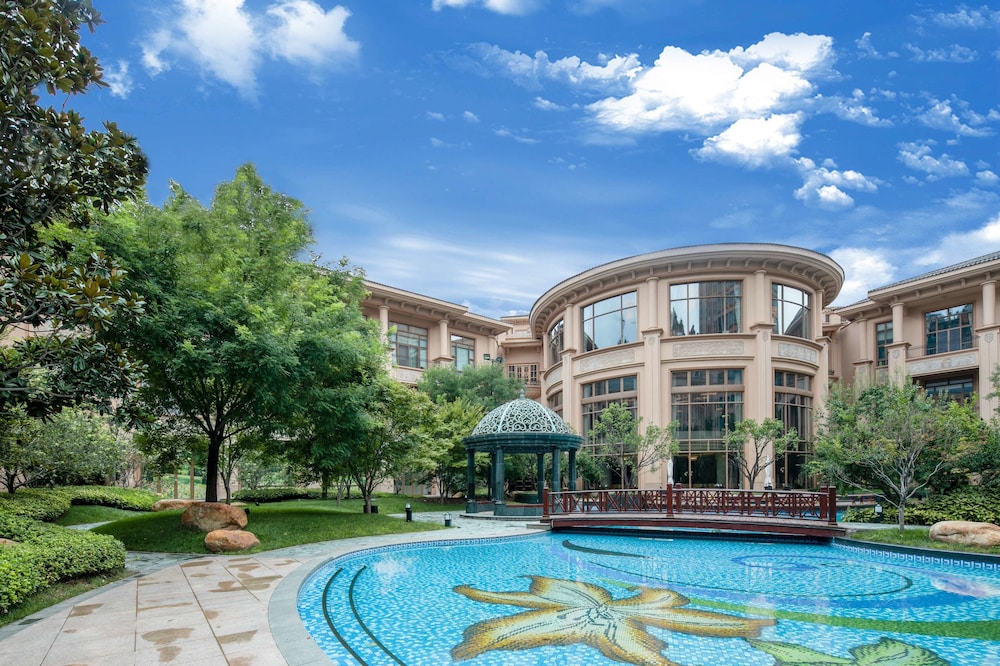 Chateau Star River Shaanxi 59/61