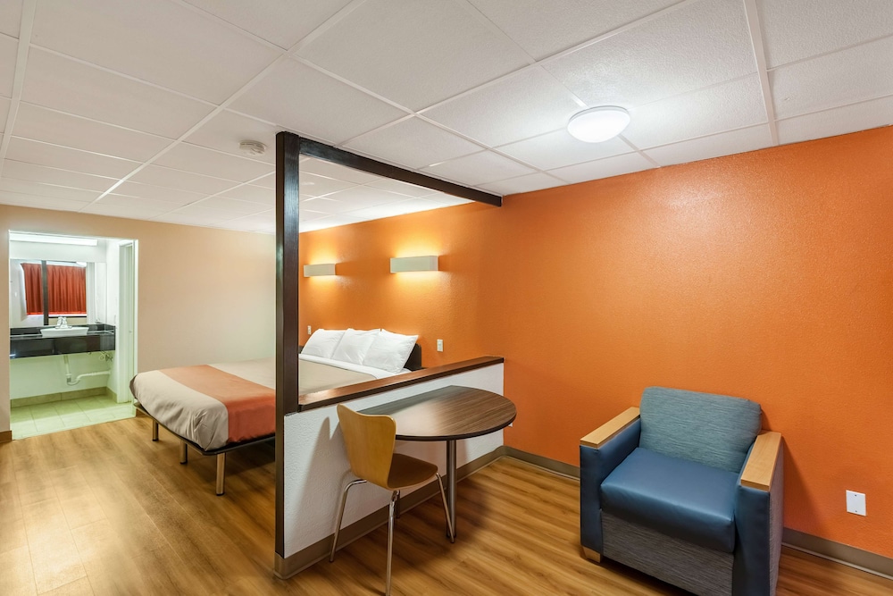 Motel6 Fort Worth, TX - Stockyards 15/29