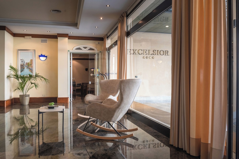 Excelsior Hotel 46/61