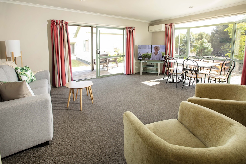 Tahuna Beach Kiwi Holiday Park & Motel 24/44