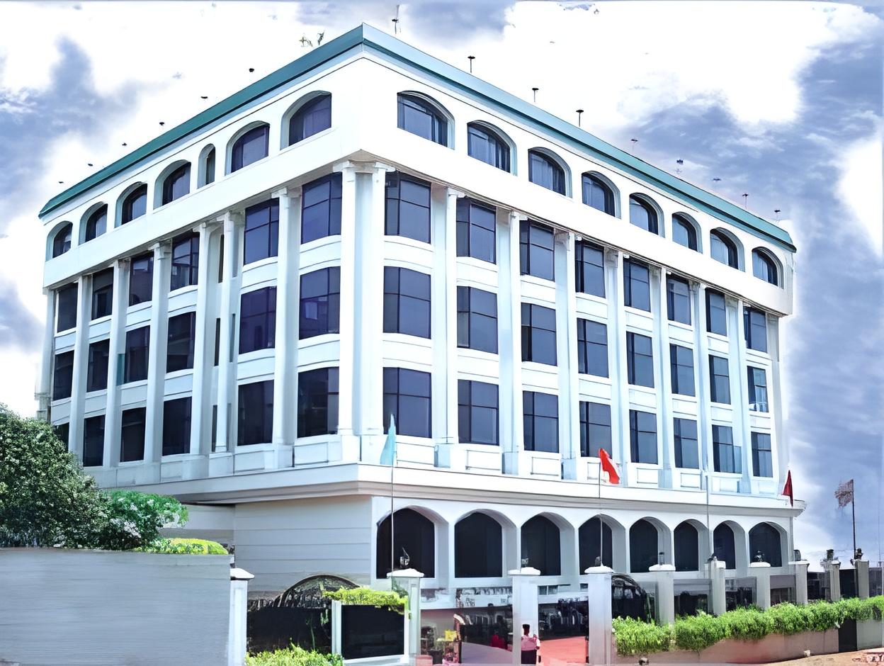 ROYAL FORT HOTEL 3/32