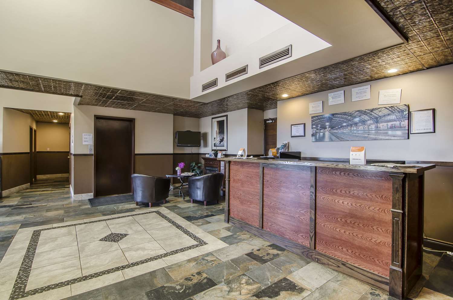 Econo Lodge Lloydminster 1/18