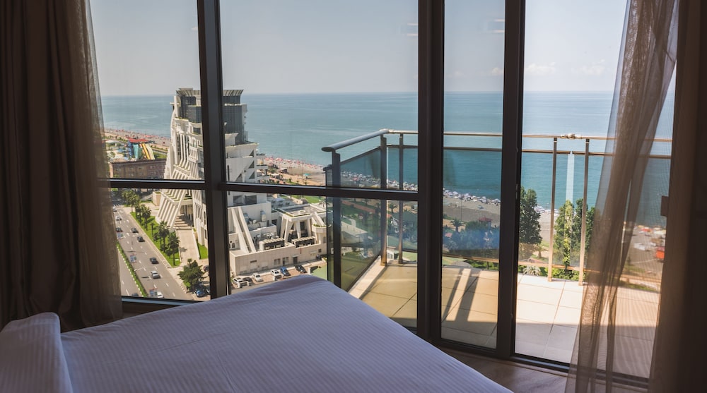 Silk Road Sea Towers Batumi 16/34