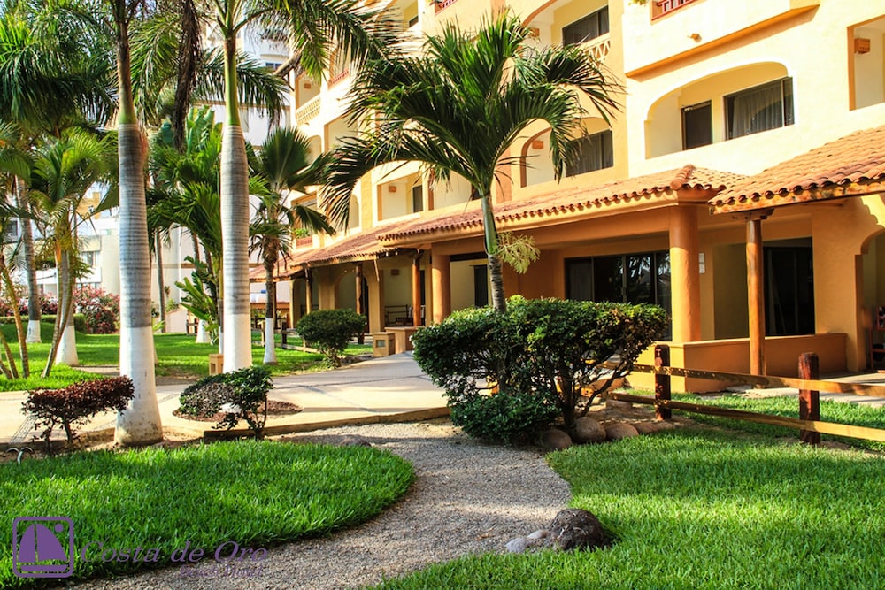 Costa De Oro Beach Hotel 36/50