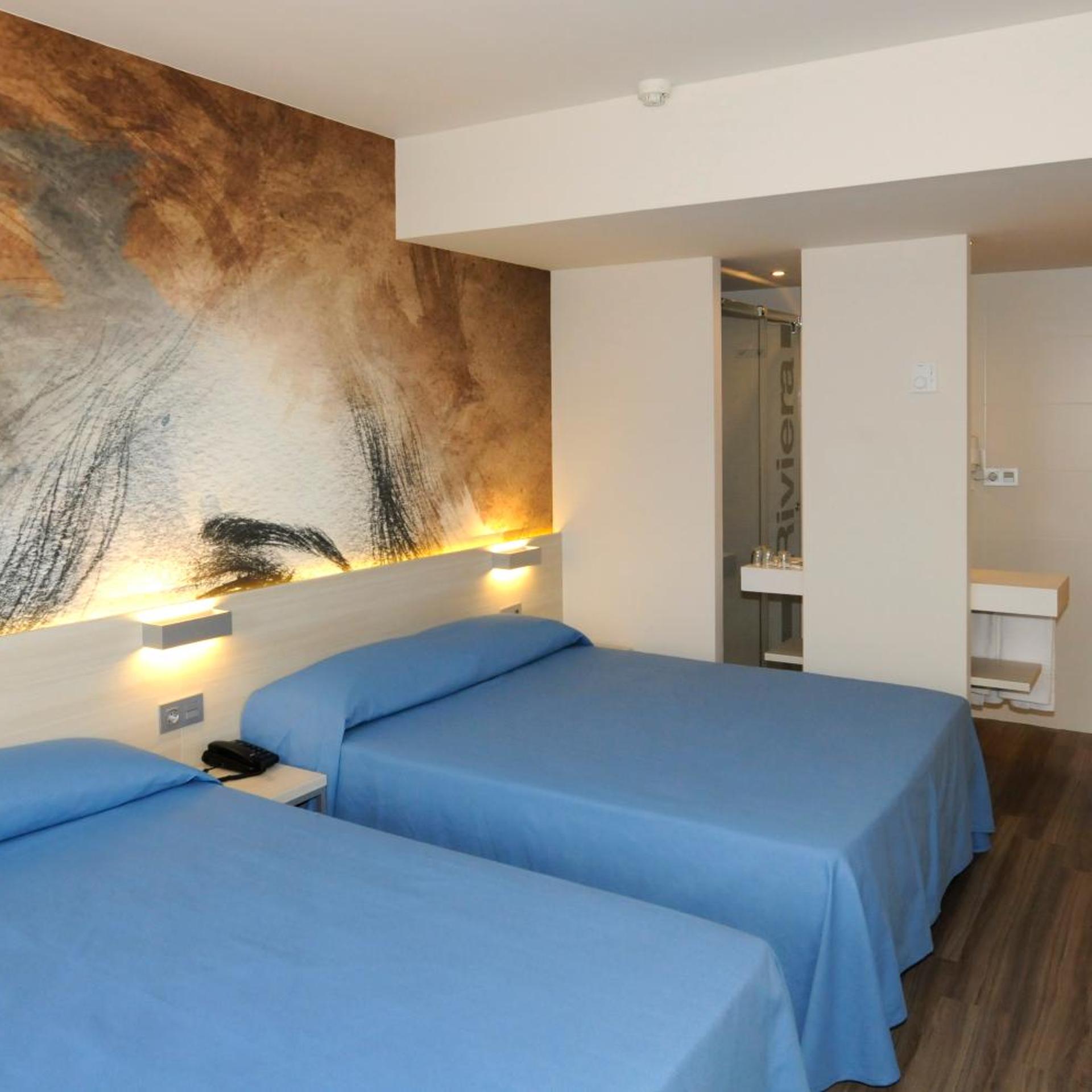 Room, Triple