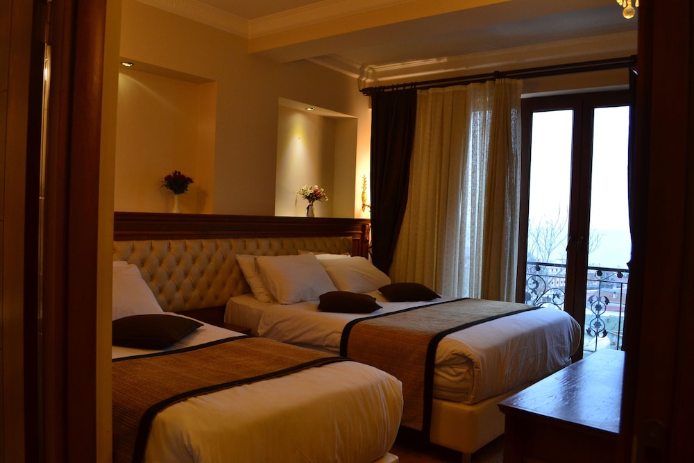 Seven Days Hotel 20/60