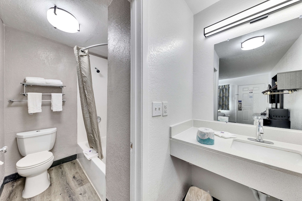 Motel6 Austin, TX - Airport - South 57/58