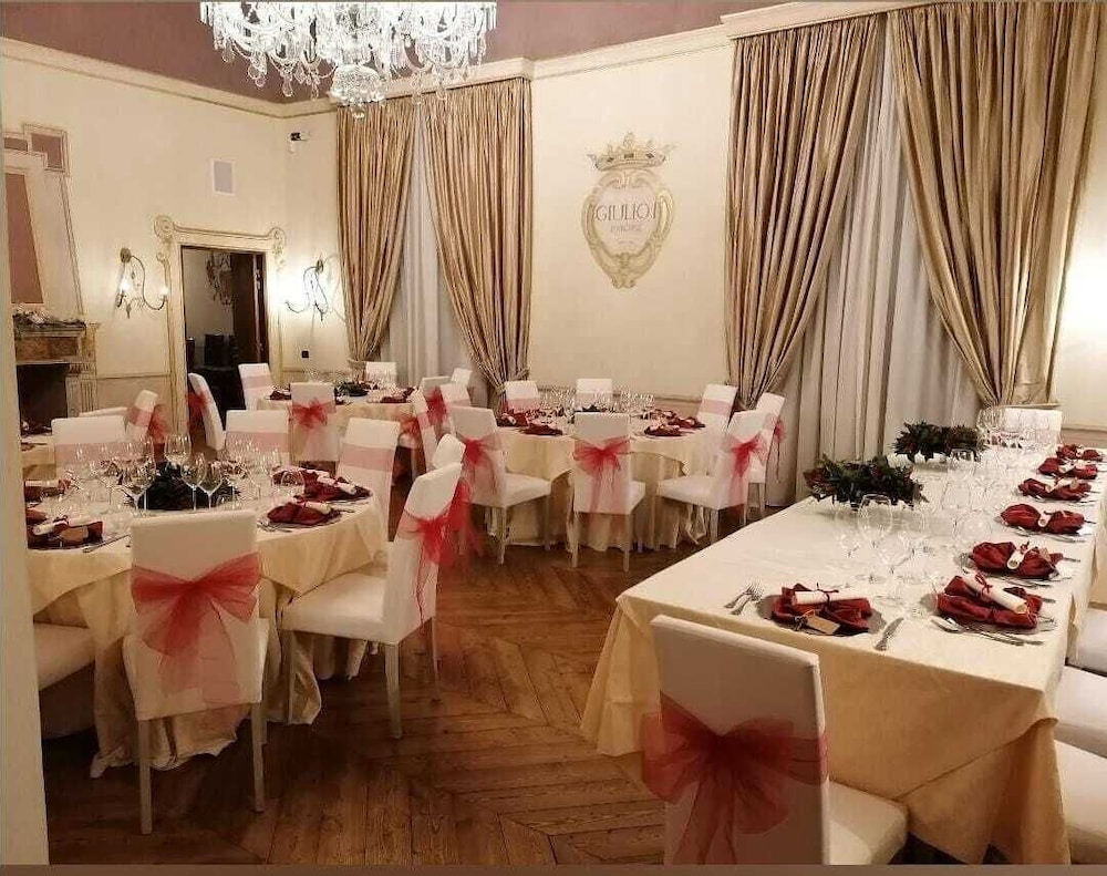 Castello Di Pontebosio Luxury Resort 35/50