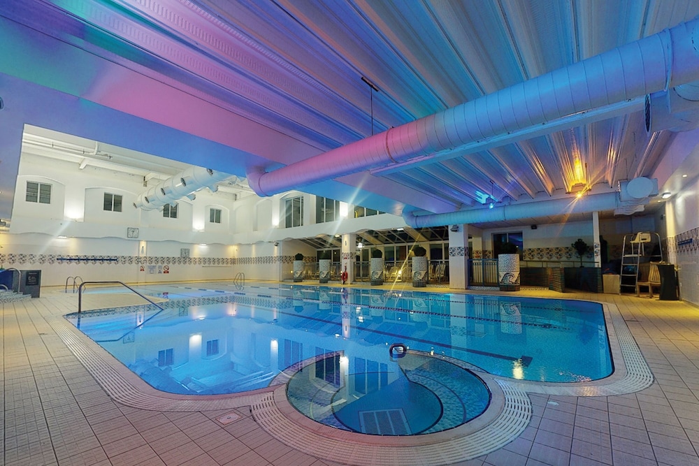 Village Birmingham Dudley Hotel Leisure Club 42/64