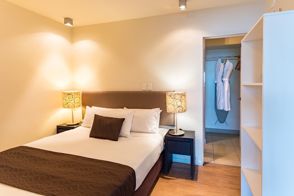 Sea Spray Suites 5/61
