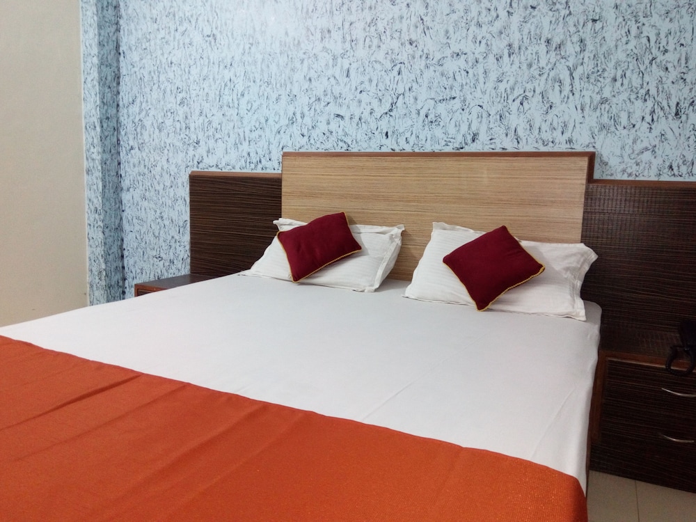 Hotel Sai Samrat Inn 12/32