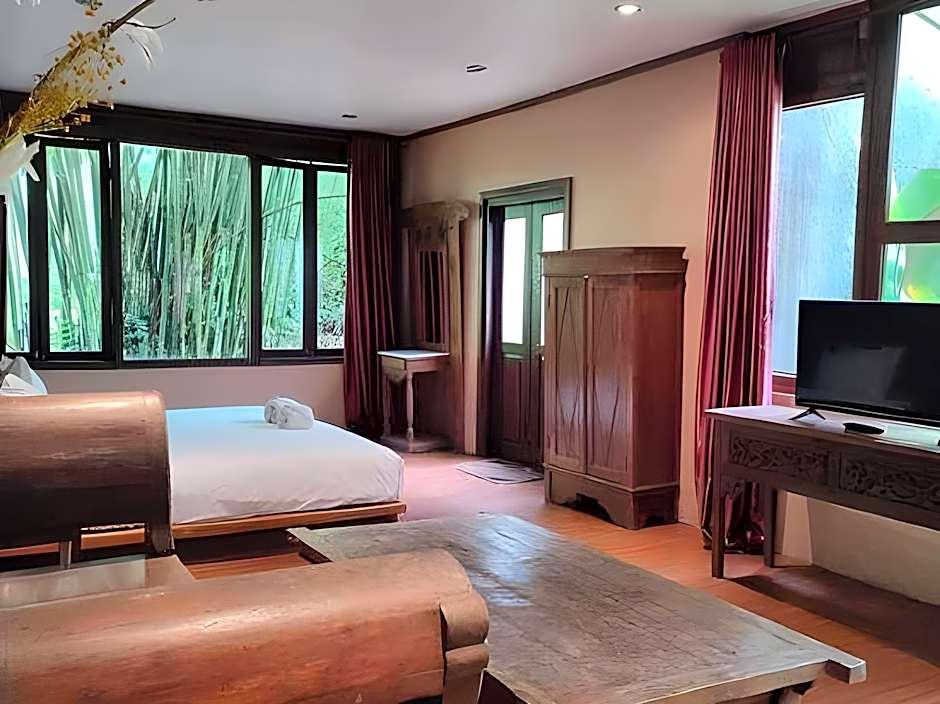 Imah Seniman Hotel 26/53