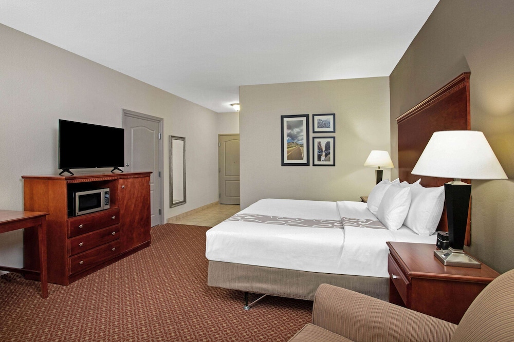 La Quinta Inn & Suites by Wyndham Fairfield TX 12/58