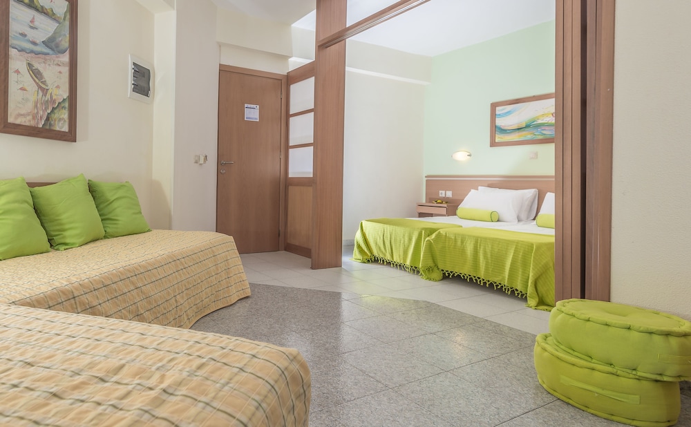 Majestic Hotel Adults Only 14/24