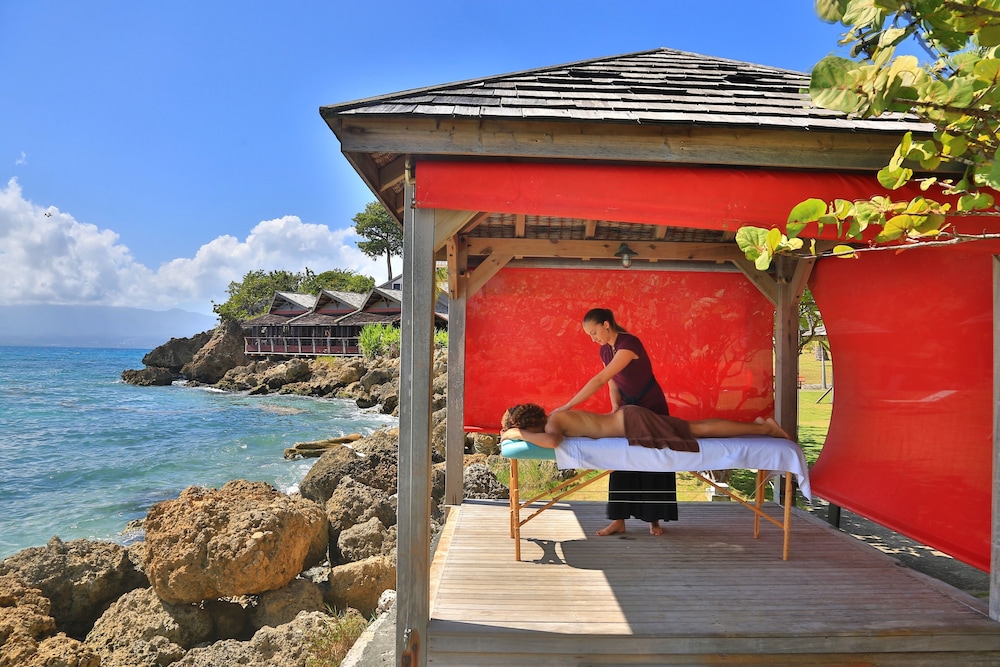 Mahogany Hotel Residence & Spa 4/67
