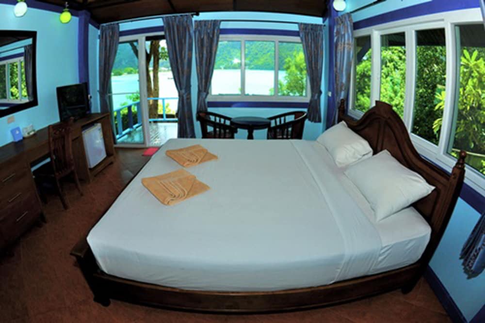 Phi Phi Viewpoint Resort 27/65