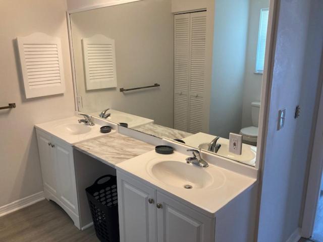 Sebastian Gardens Inn & Suites 19/20