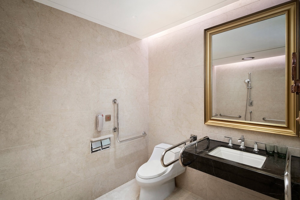 Sheraton Shantou Hotel 8/58