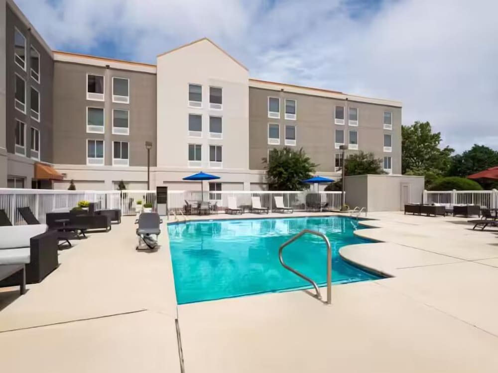 Holiday Inn Express Greenville 57/64