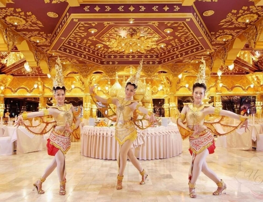 Phoenix Grand Hotel 27/50