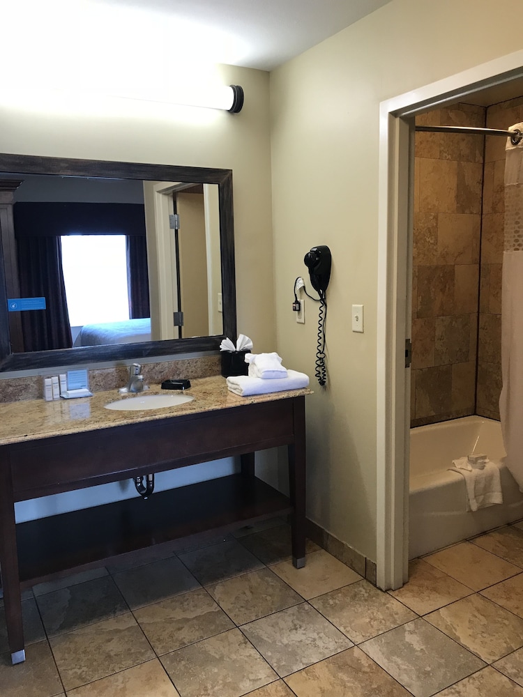 Hampton Inn Suites Mcallen 14/52