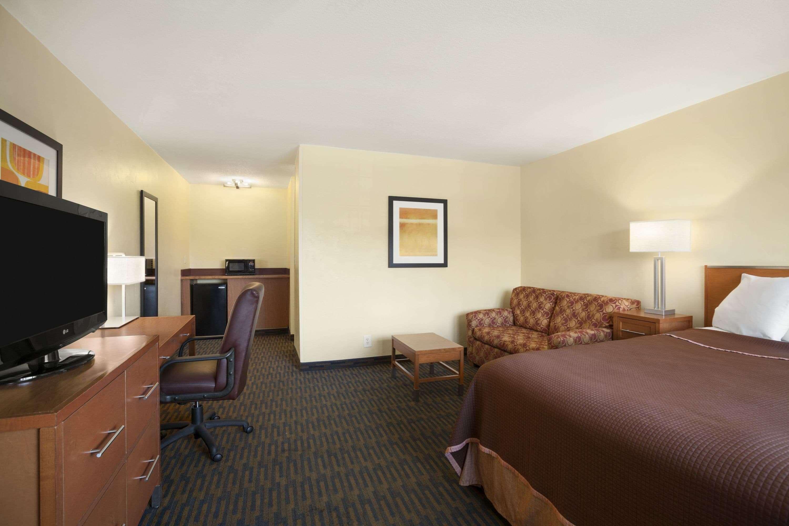 Room, Double Bed, Accessible