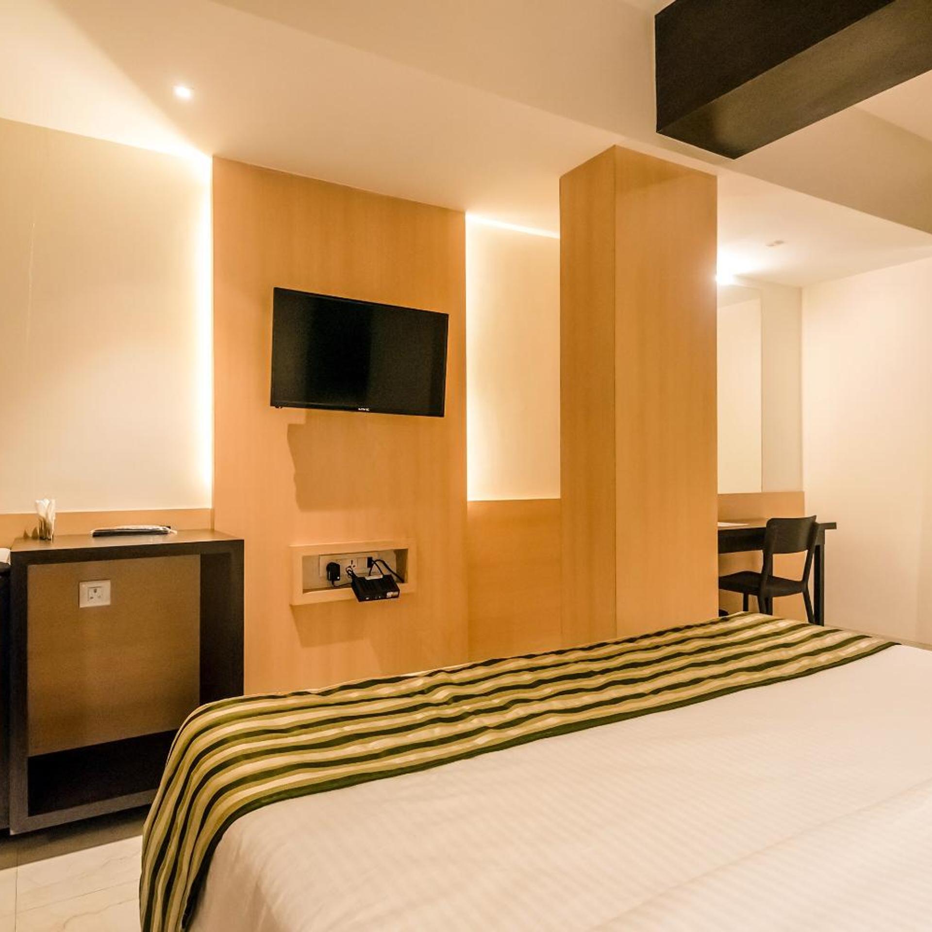 Oyo 8010 Hotel Konar Inn 8/15