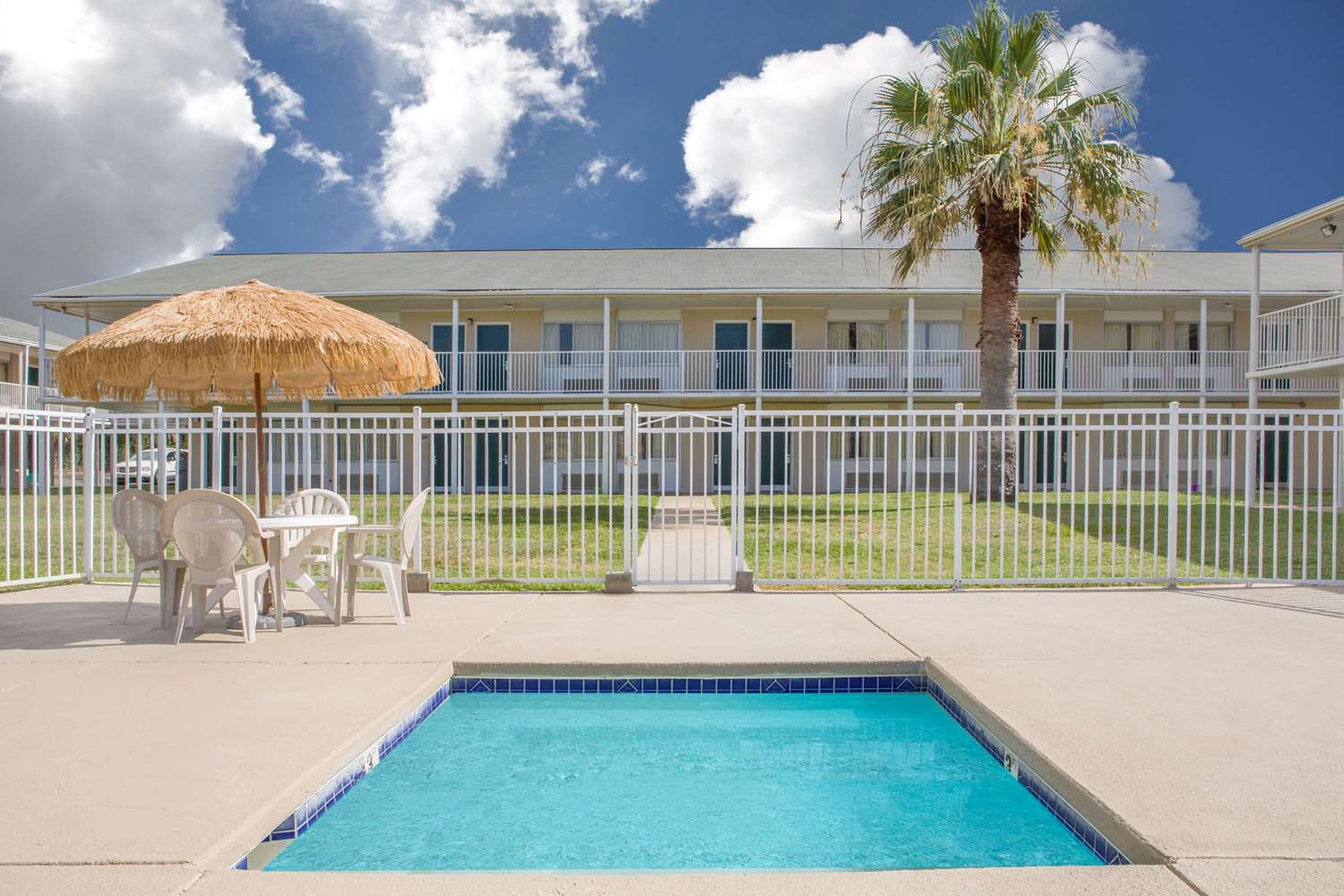 Super 8 by Wyndham Biloxi 39/43