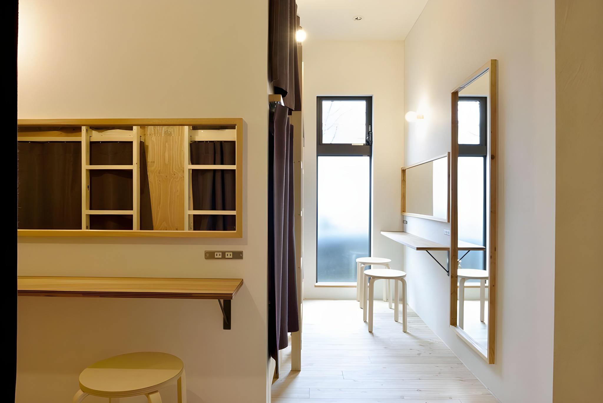 Female Dorm, 8 Beds, 2 Bunk Beds, Bunk Bed