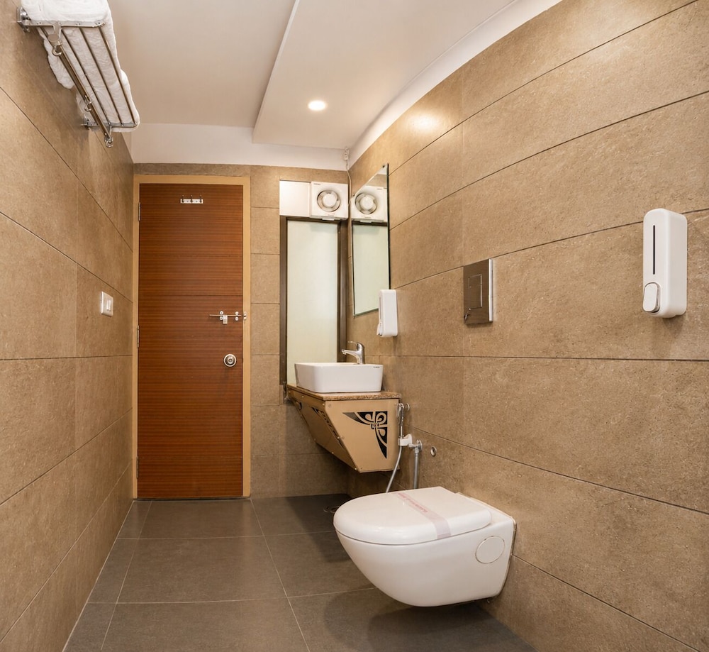 Uddhav Vilas Hotel 42/46