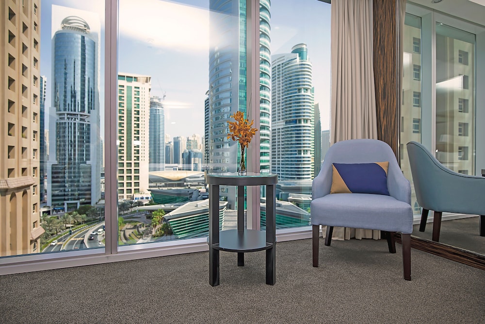 Voco Bonnington Dubai 59/71