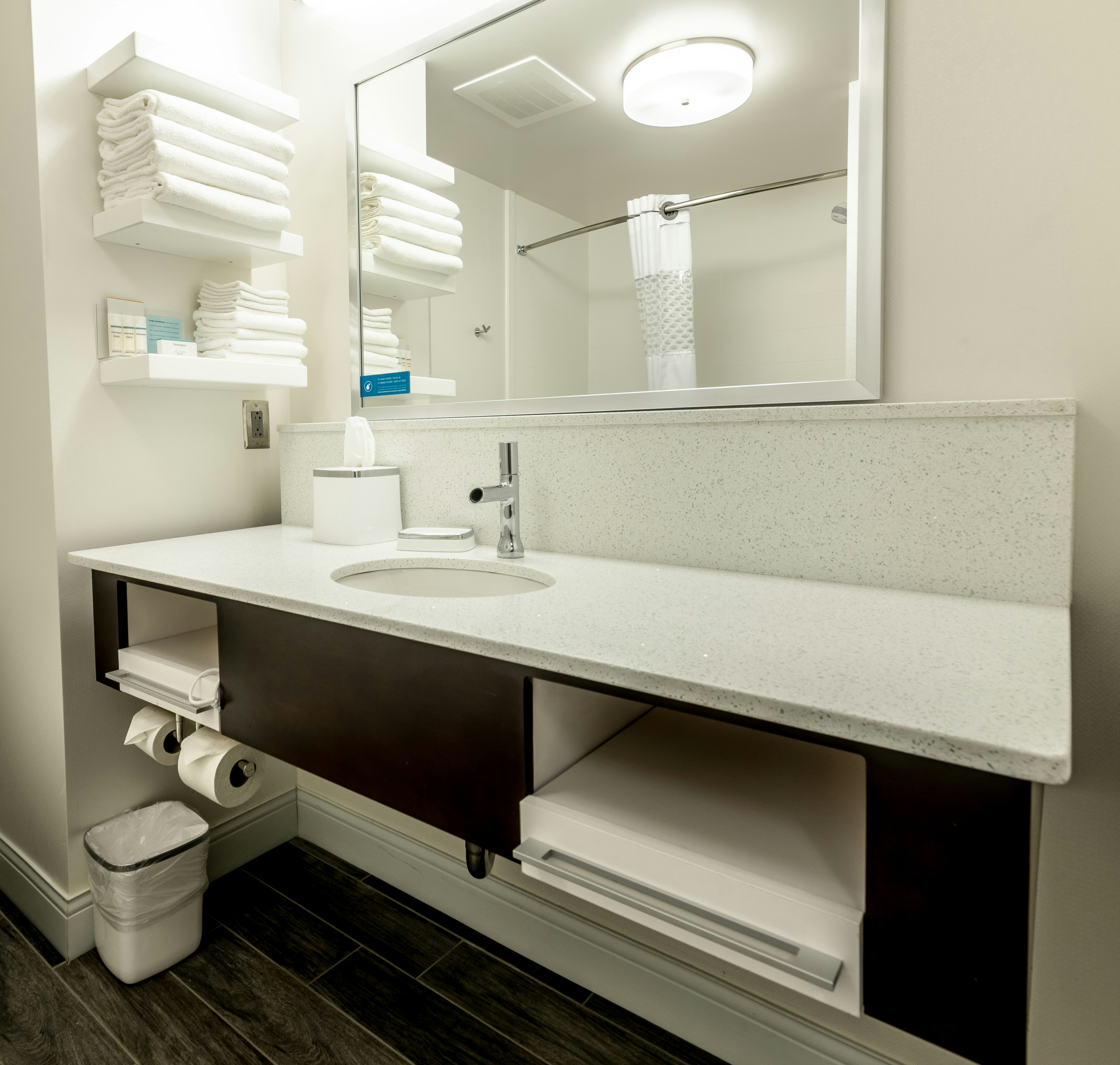 Hampton Inn Suites Dublin 48/50