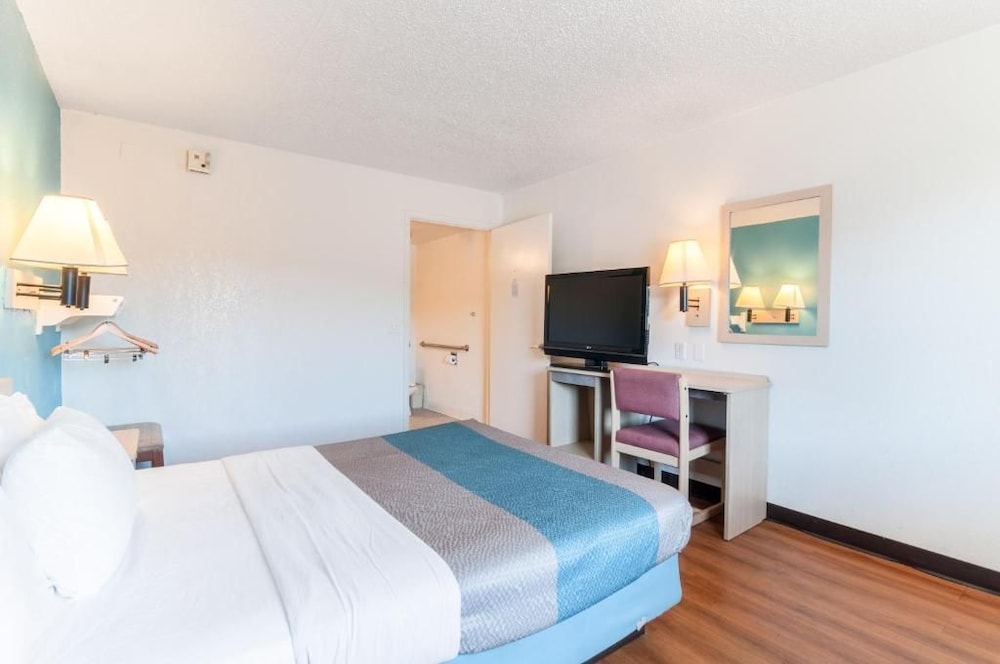 Motel6 Farmington Hills, MI - Northwest - Farmington Hills 34/56