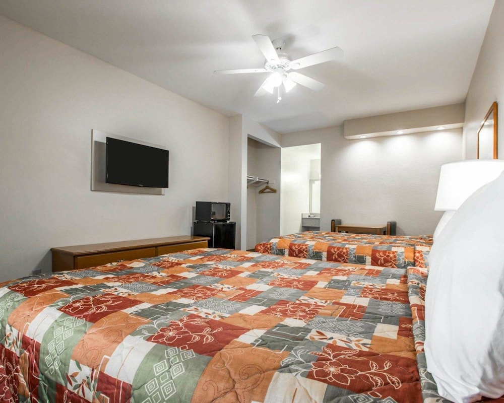 Rodeway Inn Encinitas North 13/33