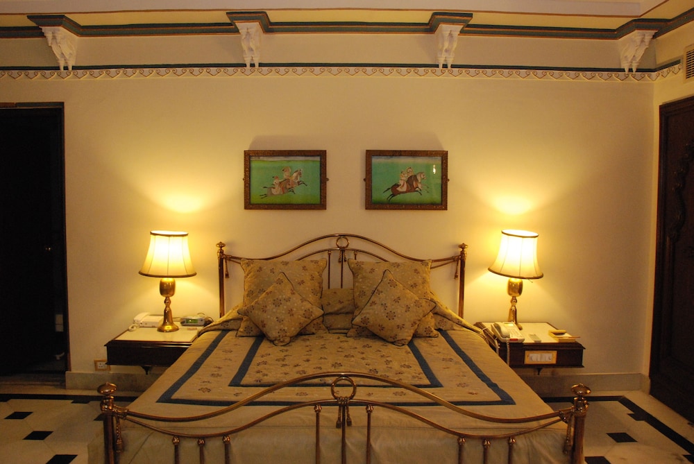 Shiv Niwas Palace 25/71
