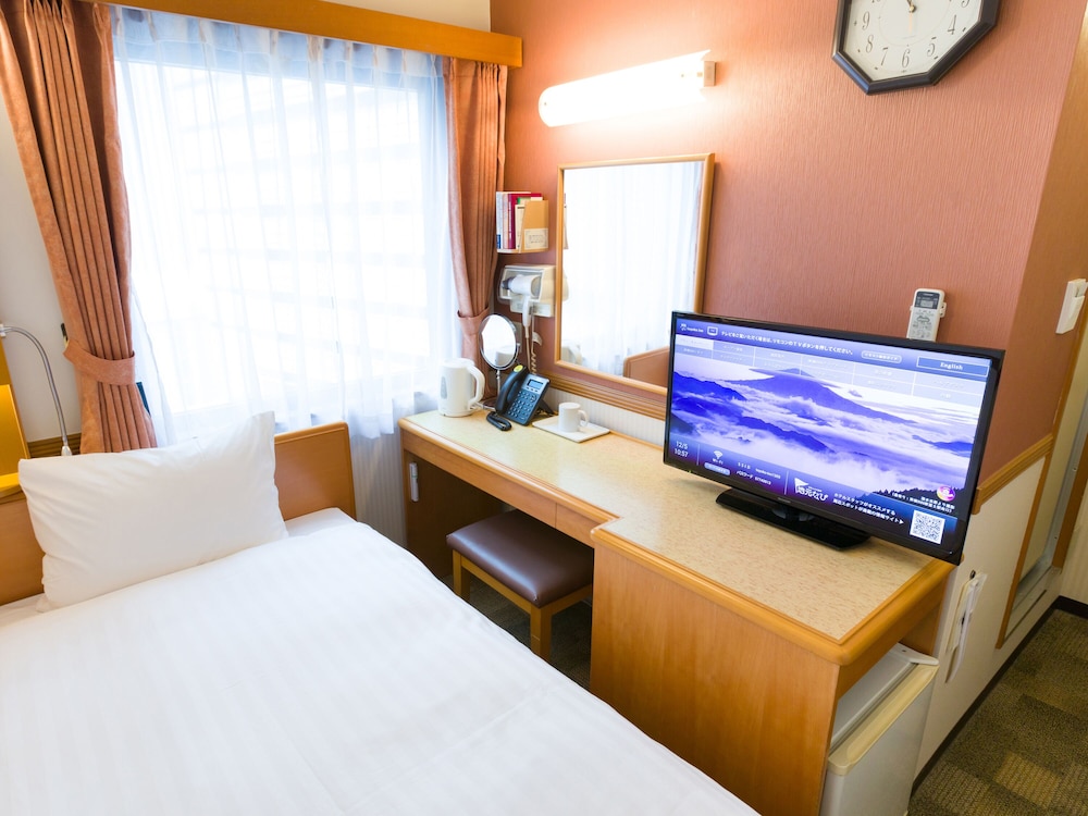 Toyoko Inn Kawasaki Ekimae Shiyakusho-dori 62/63